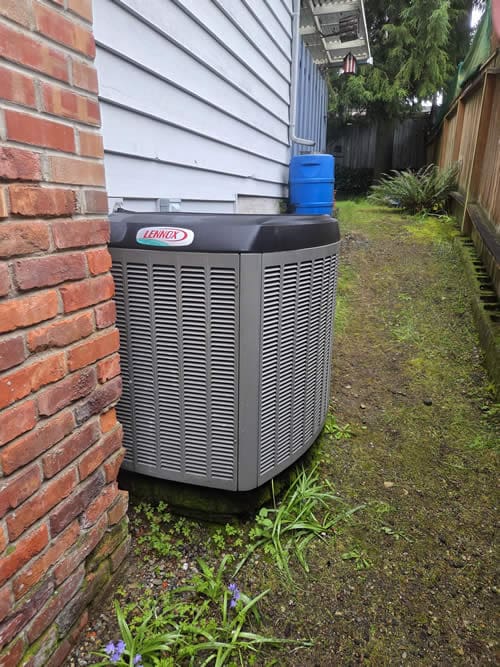 Lennox heat pump on side of home in Kent, WA